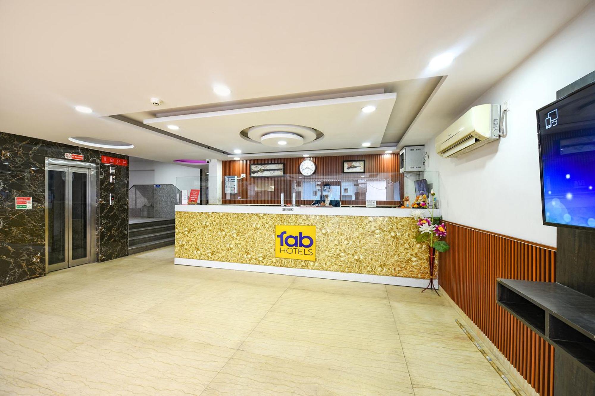 Fabhotel Belwood Near Igi Airport Нью-Дели Экстерьер фото